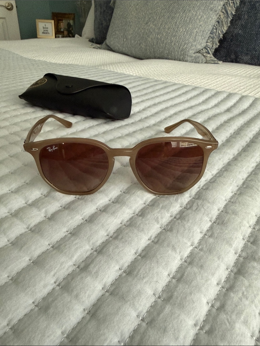 Ray-Ban Women’s Beige Frame Sunglasses with Brown Lenses - Picture 2 of 3